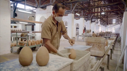 Linha Branca valoriza desenhos com traços em baixo relevo